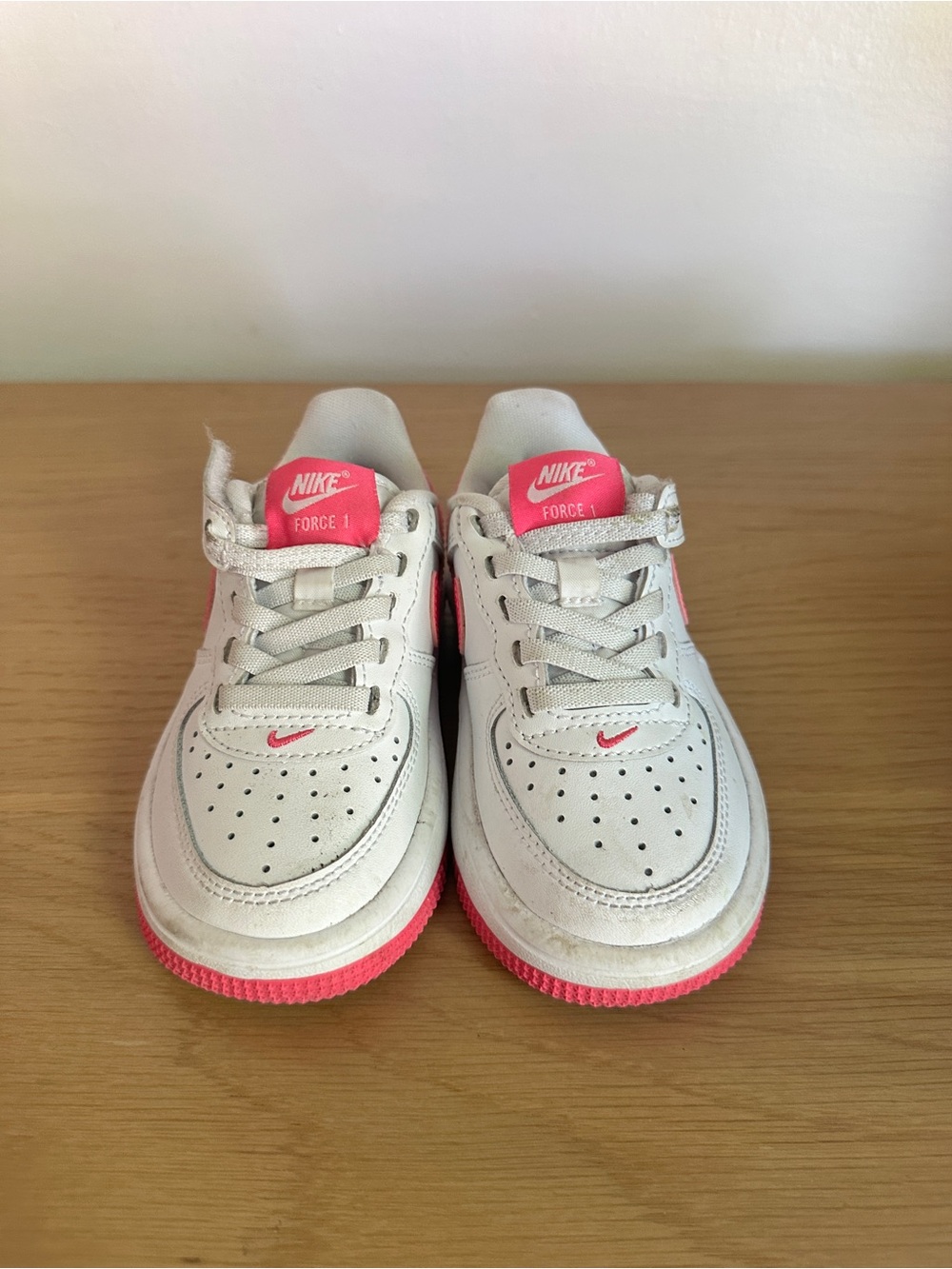 Nike Kids White and Pink Low-Top Sneakers